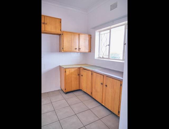 2 BEDROOM PROPERTY TO RENT IN FLORIDA LAKE